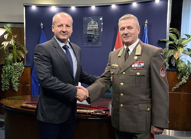 Boldog születésnapot, tábornok úr!