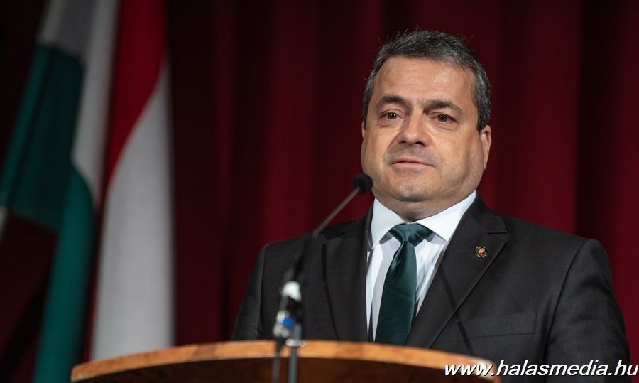 Pártja Bányai Gábort szavazta meg képviselő-jelöltnek