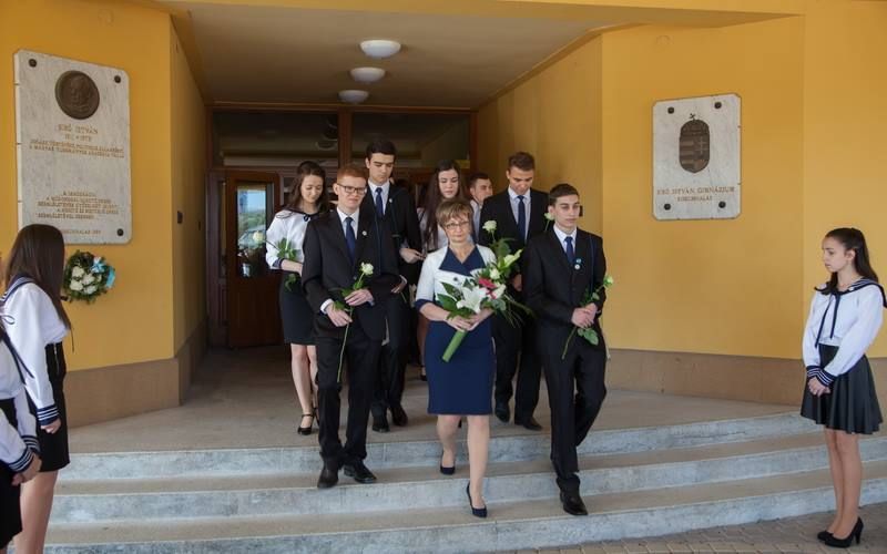 A példák tanítanak…