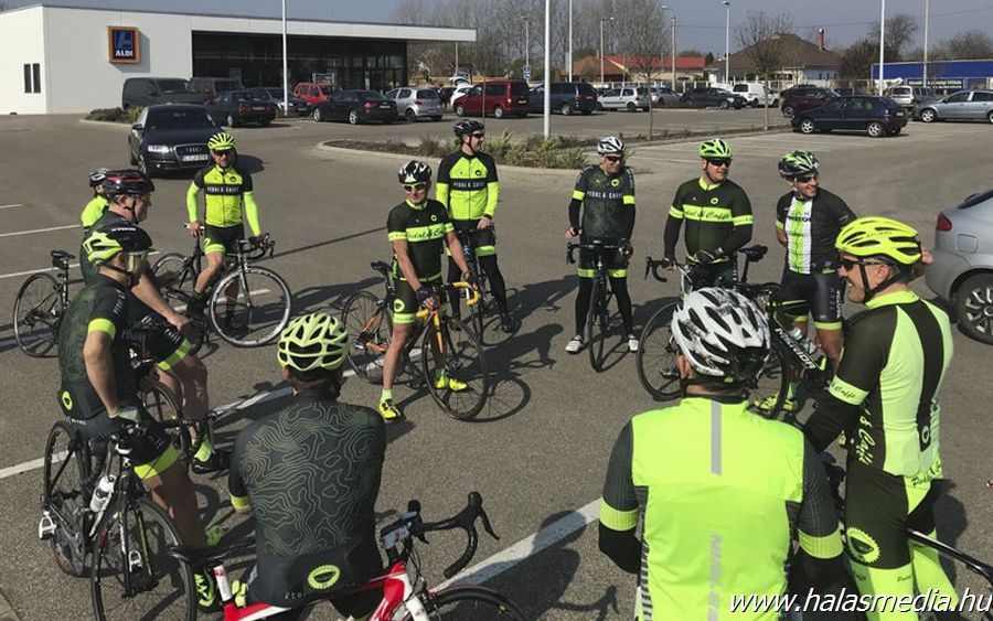 Beindultak a bringások (galéria)