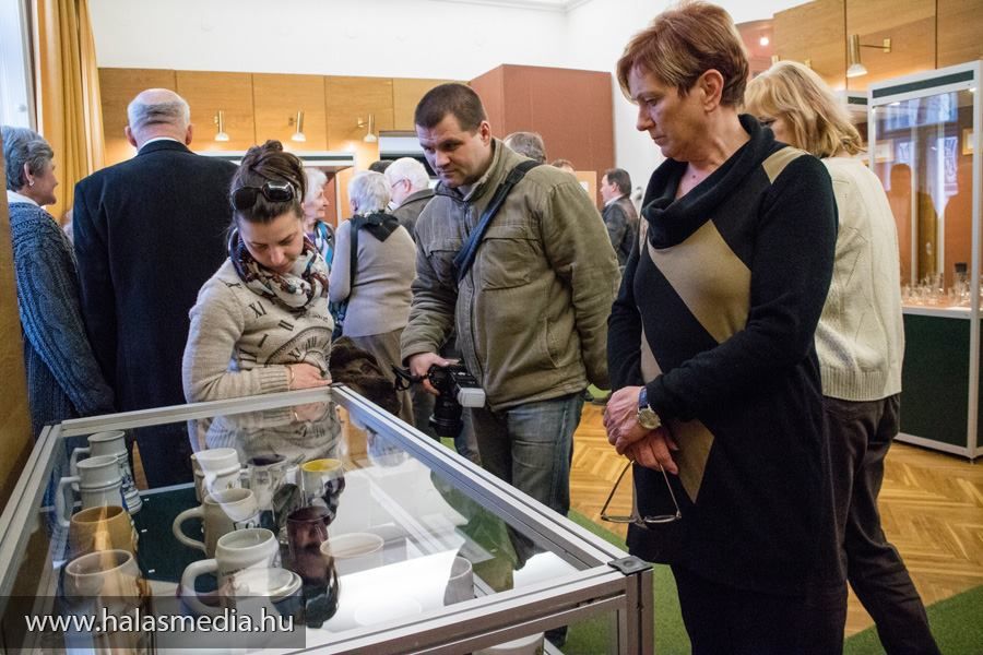 Kiskunsági és halasi korsók, poharak