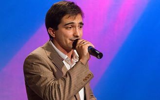 (►) Borisz a „karaokeveterán