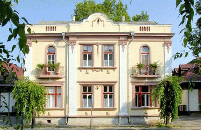 Boróka Házból Berki Galéria