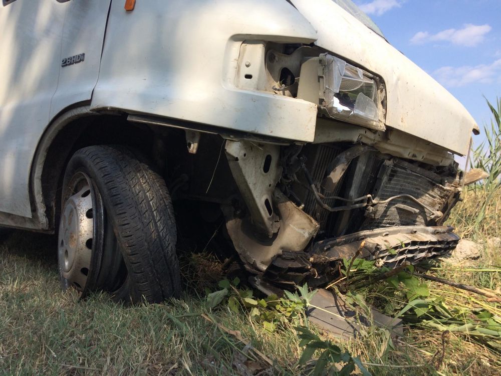 Őz miatt hajtott árokba a kisteherautó