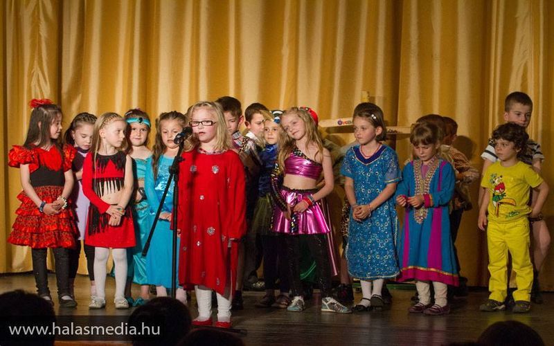 Elbúcsúzott a Tücsök csoport