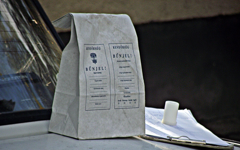 Miért voltak rendőrök a Vörösmartyban?