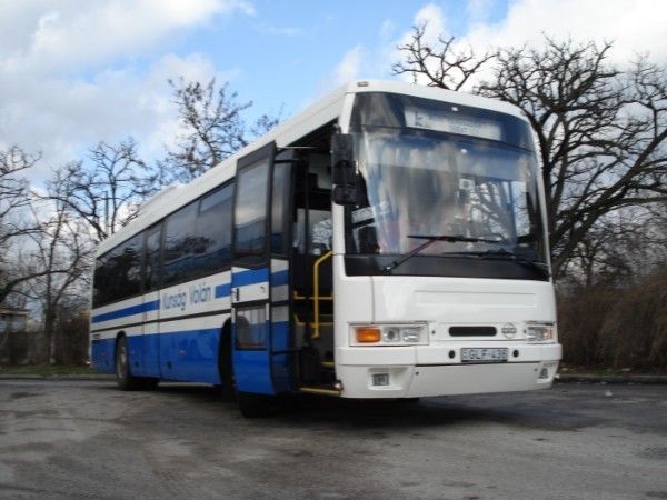 Megütötte a halasi buszosokat