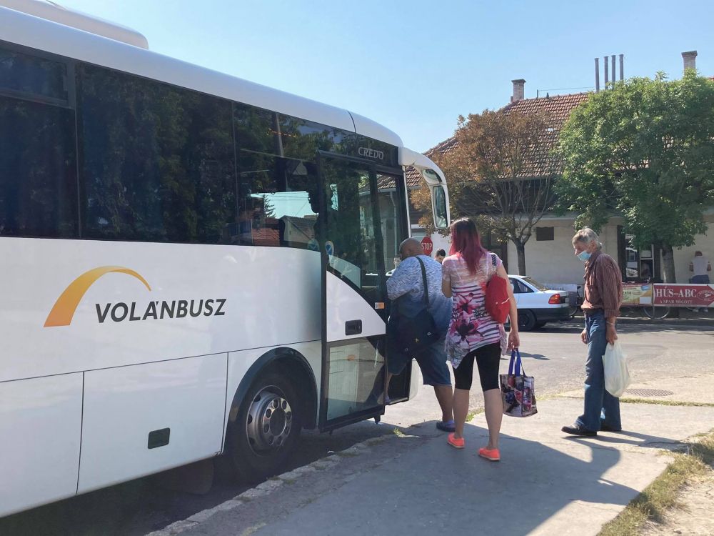 Leszállítják a buszról, vonatról a maszk nélkül utazókat