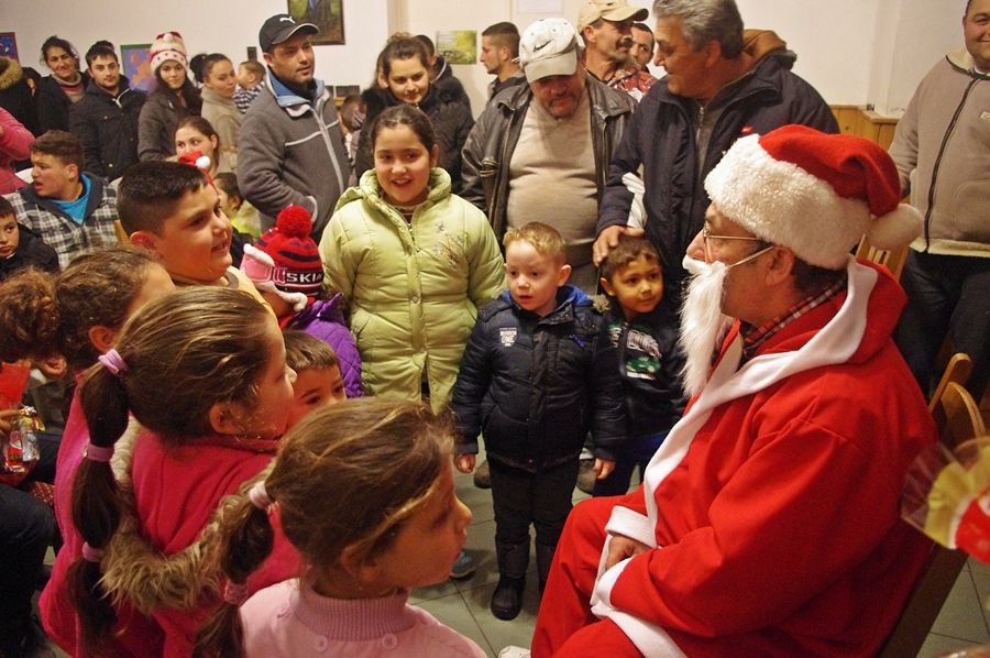 Gyermekzsivaj fogadta a Mikulást