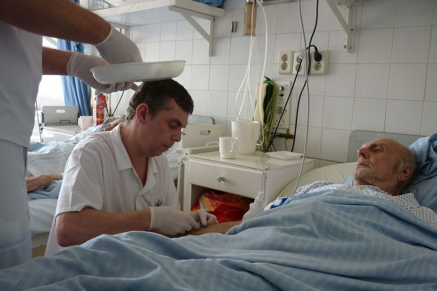 Több pénz az ápolóknak