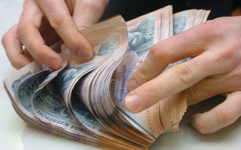 Támogatás 42 civil szervezetnek