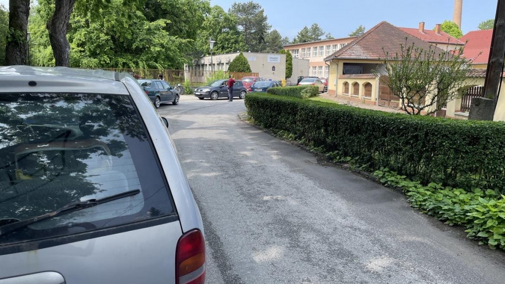 (►) Figyelem, egyirányú lett a Csónak utca!