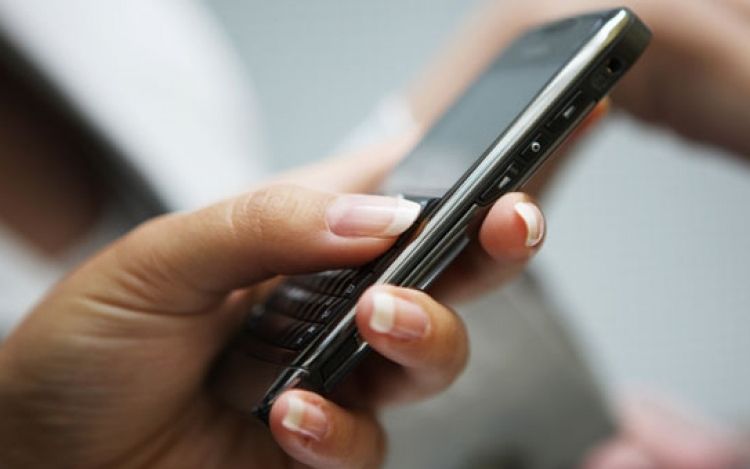 Csalók sms-eztek a NAV nevében