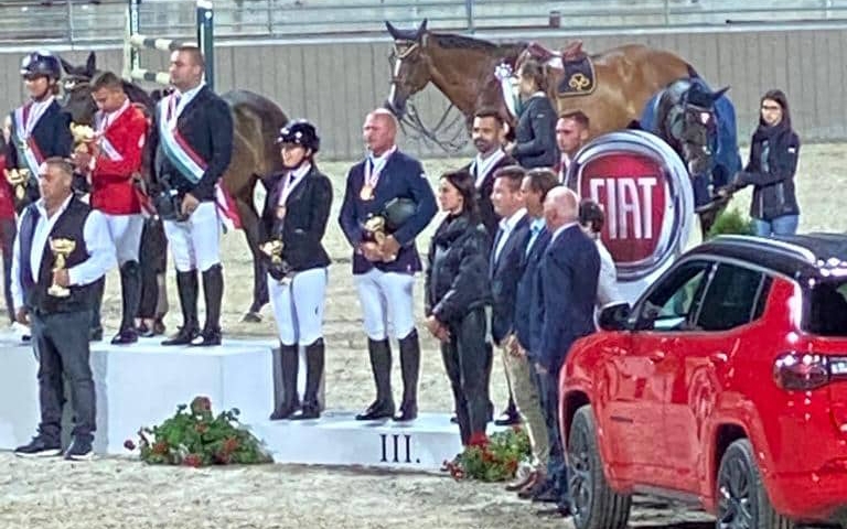 Kiskunhalasi LTSE: díjugrató csapatbajnoki bronz