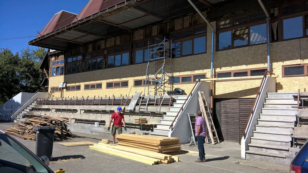 Már az új szigetelést rakják fel