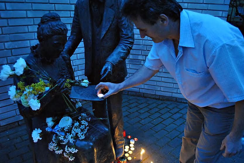 Fáklyás demonstráció a csipkéért