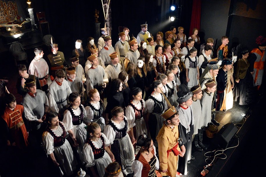 Díszvendégek a halasi Zrínyi előadáson