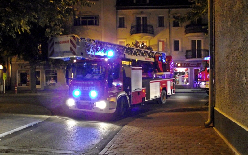  Tűzoltók lepték el a főteret