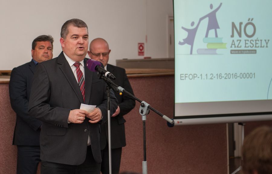 Államtitkári látogatás a „Bárkában”