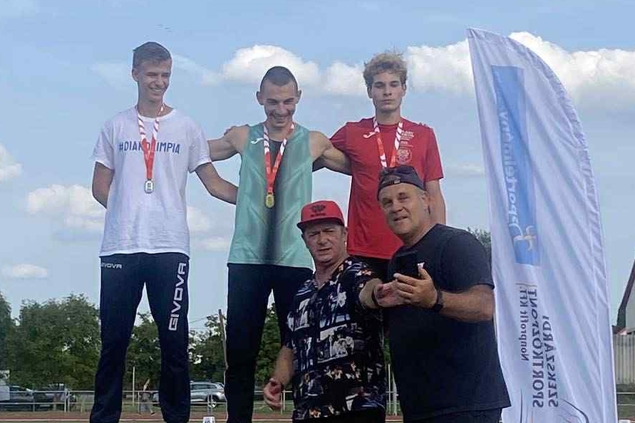 Öt halasi atlétaérem