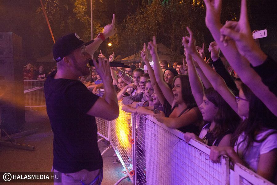 Deniz megmozgatta a halasiakat