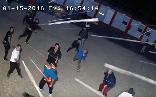 Enyhébb büntetés a kődobálóknak