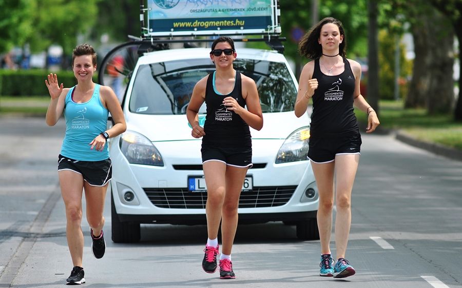 Halasra is megérkeztek a maratonisták