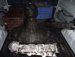 Elvitték Garbait