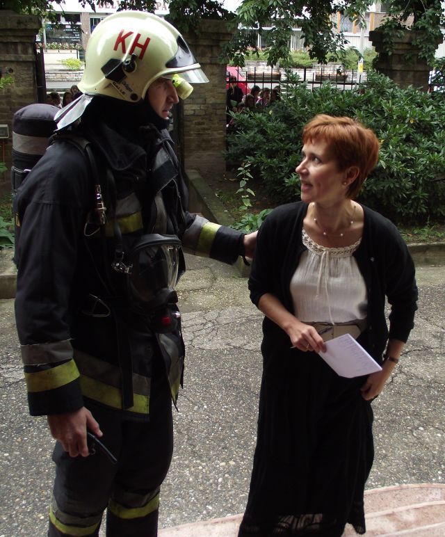 Füst és sérültek a Szilády pincéjében