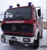 Árokba csúszott autó, jelzett a CO riasztó