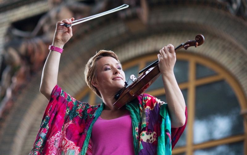 (►) Zádory Édua: Zene, játék, üzenet…