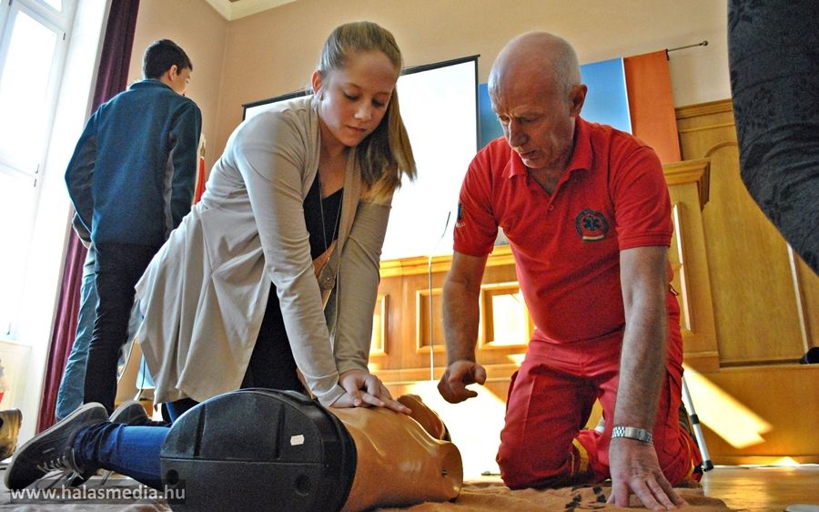 Közel másfél évtizede őrzik az egészséget