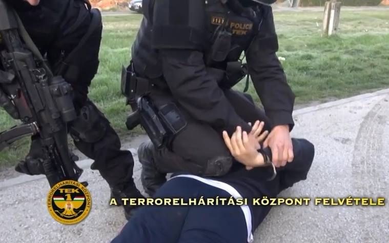 (►) TEK elfogás: teljes útzár a belvárosban