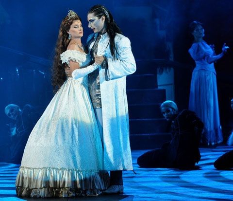 Elnapolják a mai előadást