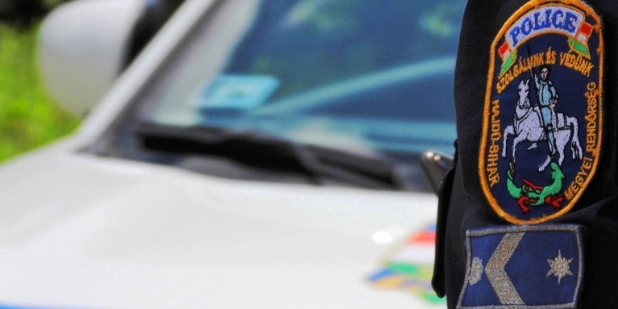 Eltiltás alatt vezetett