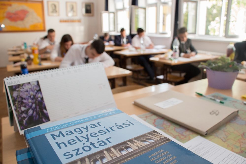 Halason is megkezdődött az érettségi