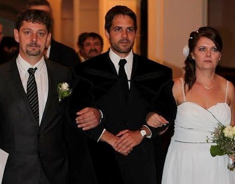 Húsz év után vette feleségül a feleségét