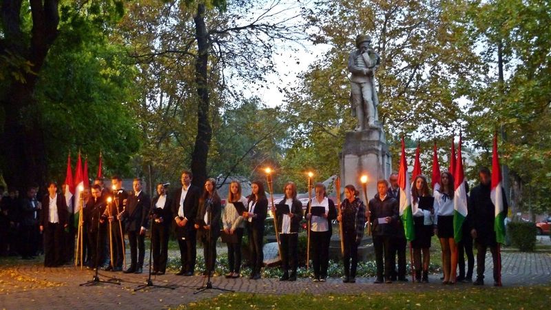 Fáklyát gyújtottak