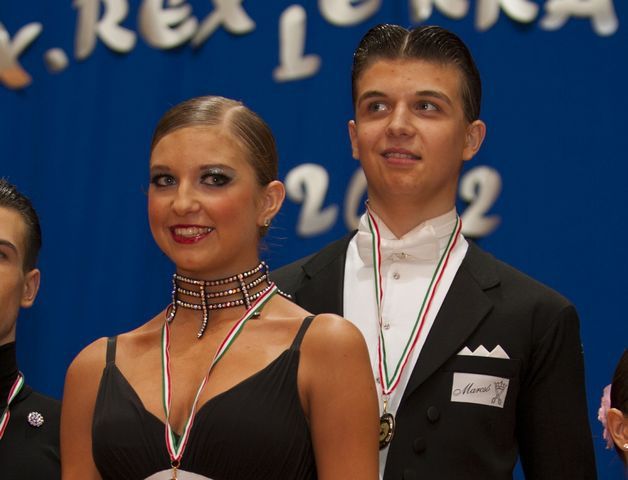 Bajnoksággal melegítettek