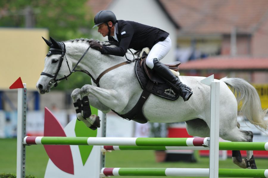 Két halasi díjugrató elsőség 