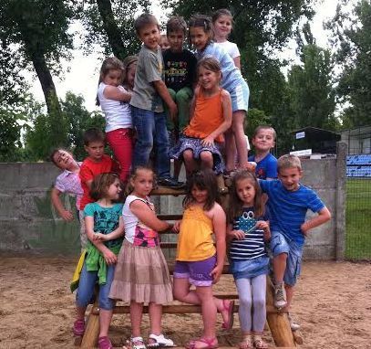 „Játszani is engedd...