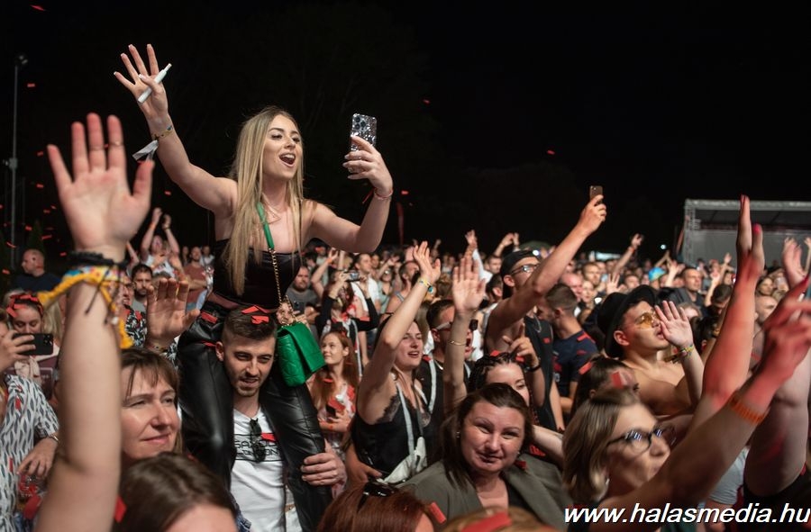 FehérTone: nagy buli, óriási koncertek pénteken (galéria)