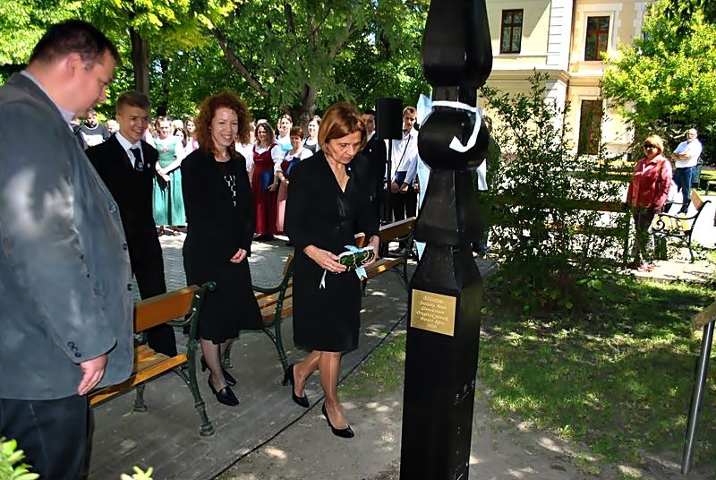 Fejfa az elhunytak emlékére