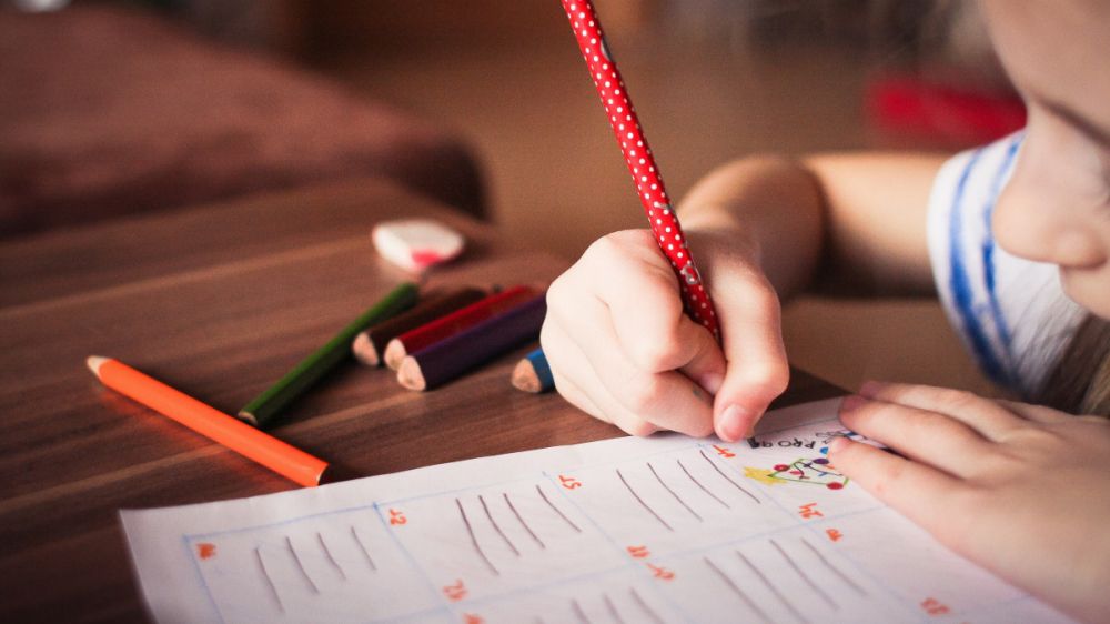 (►) Szülők figyelem! Új eljárás az iskolai felmentési kérelmeknél