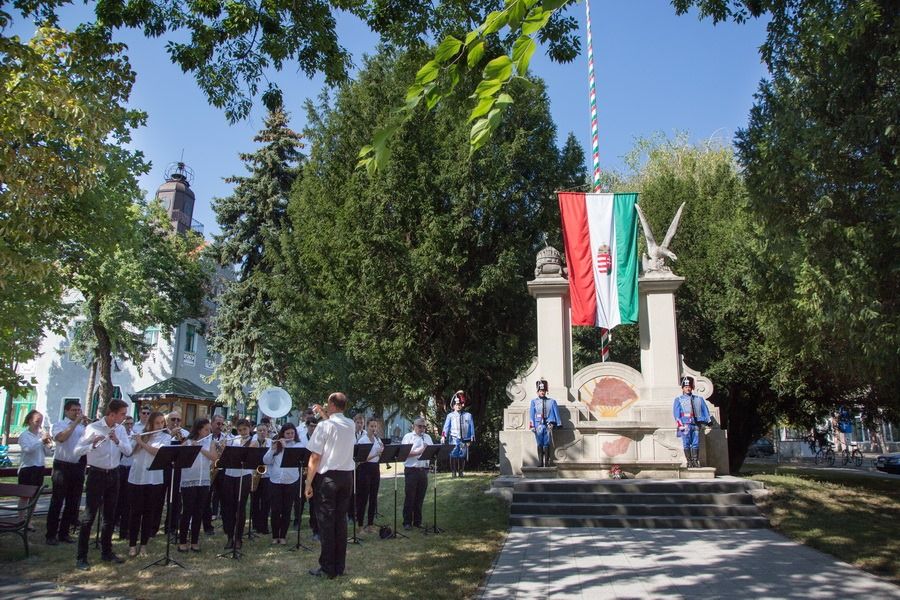 (►) Péntektől ünnepel a város