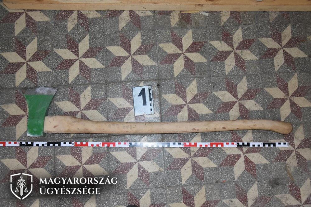 Fejszével támadt egy kerékpárosra