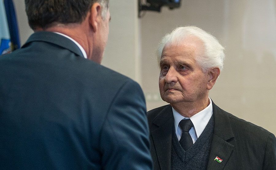 Halasi elismerések a megemlékezésen