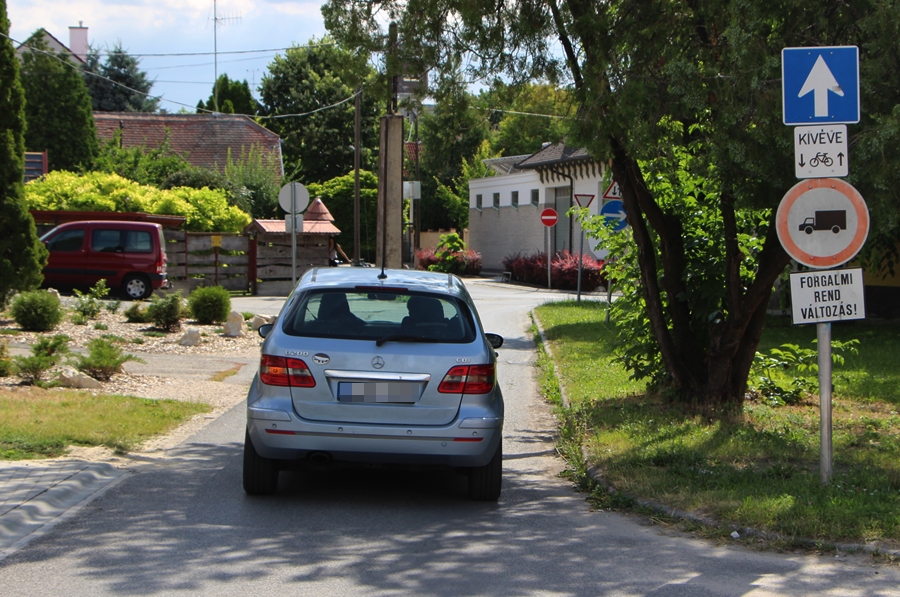 Kétirányú lesz a tér