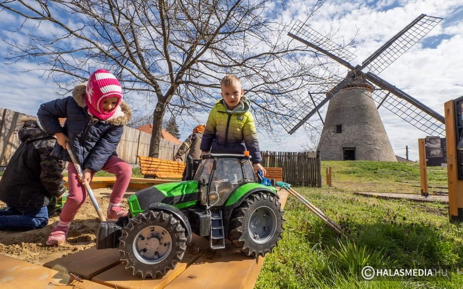 Malomforgatás mókus és medve módra (galéria)