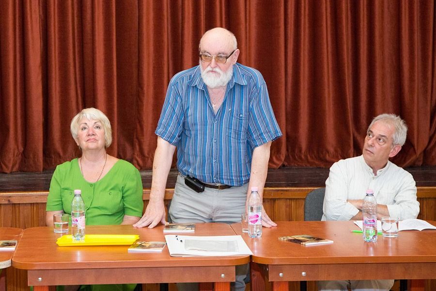 Könyvbemutató lesz a klubban